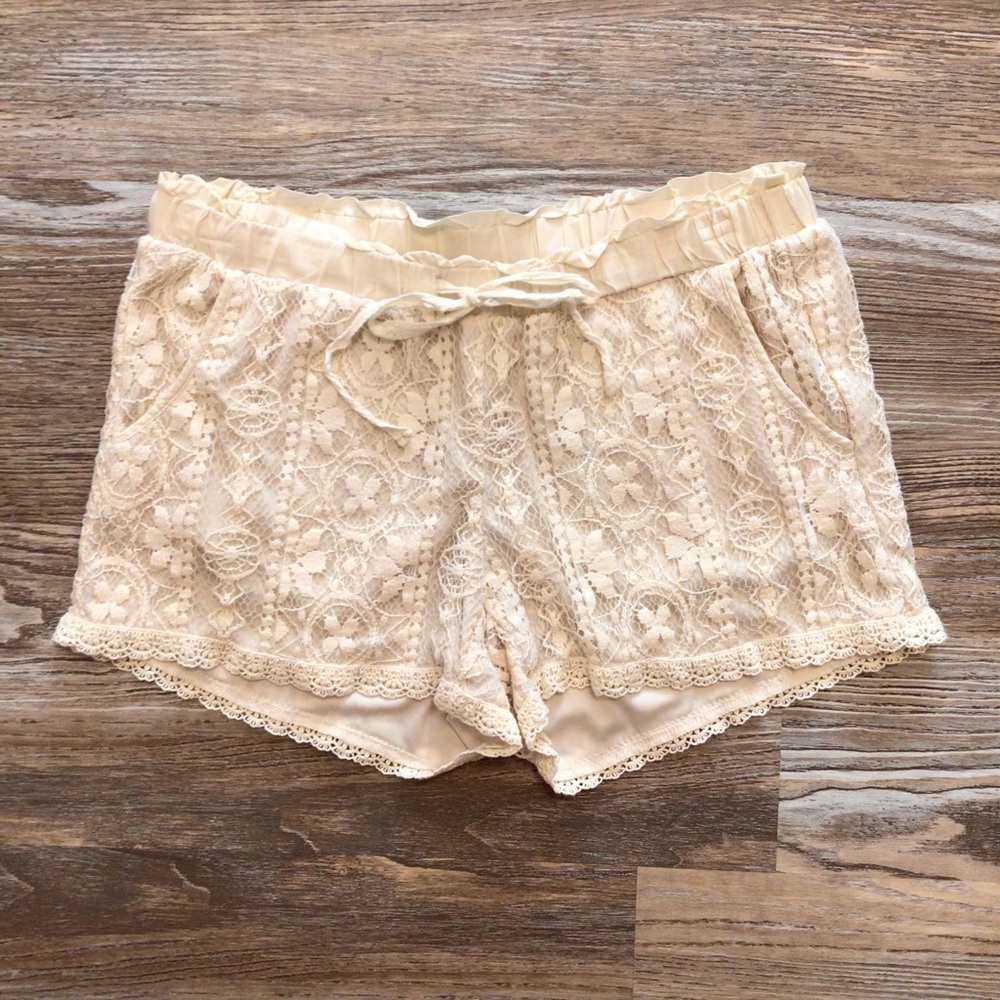 Rewind Cream Lace Overlay Pull On Low Rise Shorts Small